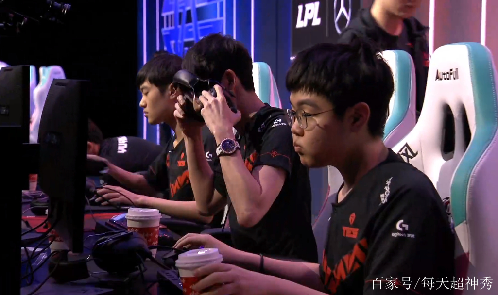 开云体育平台注册JackeyLove在日本队比赛中重要助攻，爆冷引发热议！