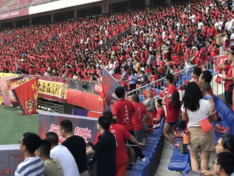  JackeyLove回归赛场，突破纪录首场状态亮眼，C9观众沸腾！