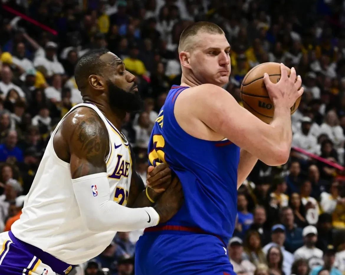 包含今晚NBA季后赛传出新动向；丹佛掘金复出首秀；管理层表态：管理层满意；心理建设被强调的词条