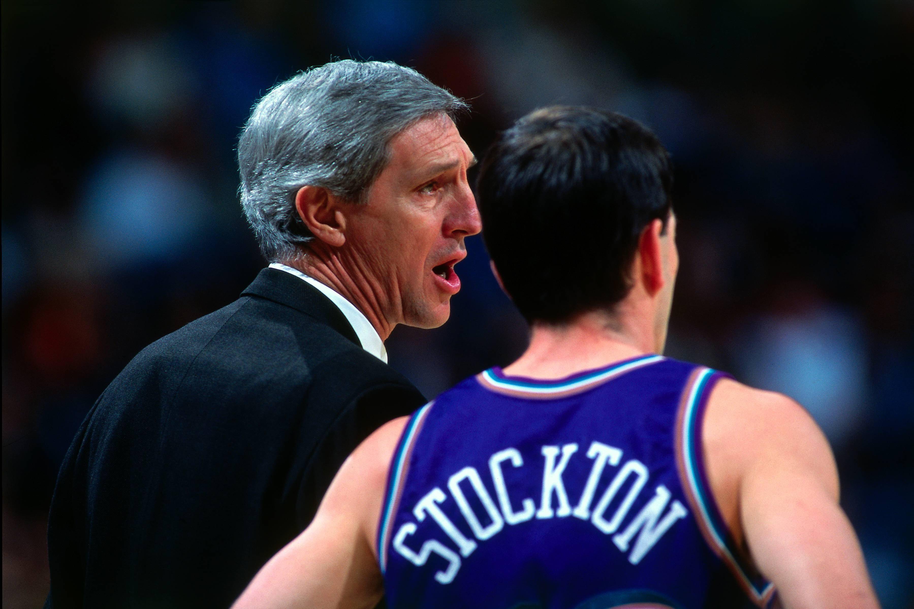 包含离谱！风云突变拜仁慕尼黑今夜防线松动Doinb与80激战塞尔维亚队分钟，犹他爵士集结日内部沟通的词条